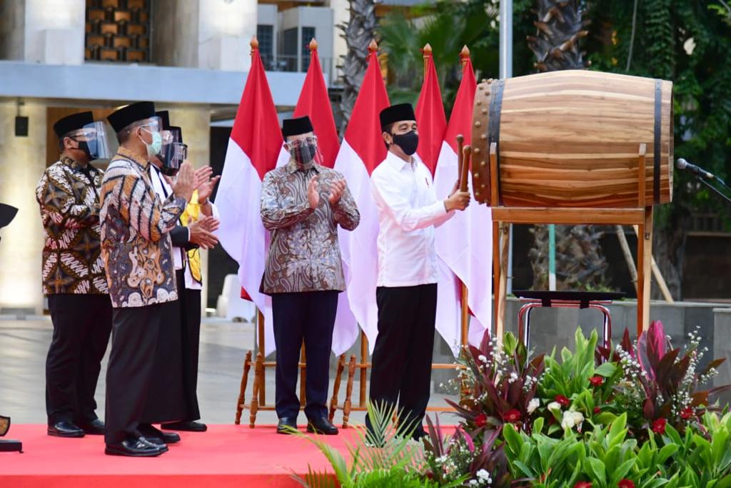 Presiden Jokowi meresmikan selesainya renovasi besar pertama Masjid Istiqlal Jakarta. (Foto: setpres) 