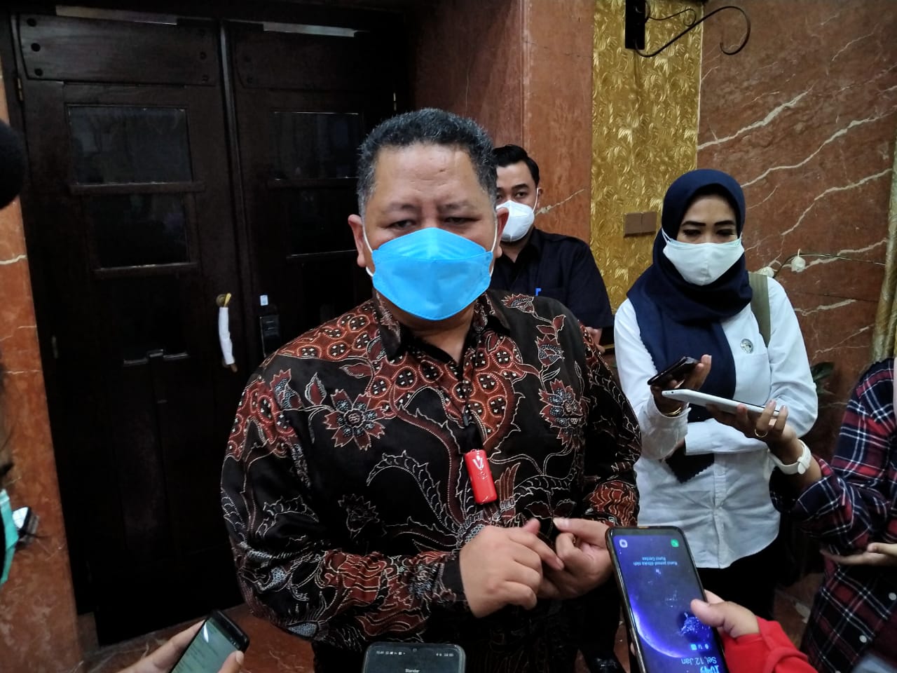 Plt Walikota Surabaya, Whisnu Sakti Buana, saat ditemui di Balai Kota Surabaya, Selasa 12 Januari 2021. (Foto: Fariz Yarbo/Ngopibareng.id)