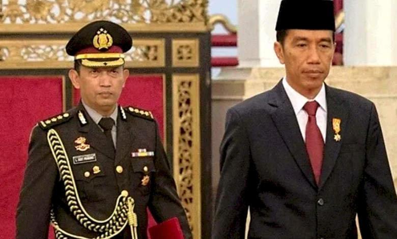Listyo Sigit saat menjadi ajudan Presiden Jokowi tahun 2014. (Foto: Setpres)