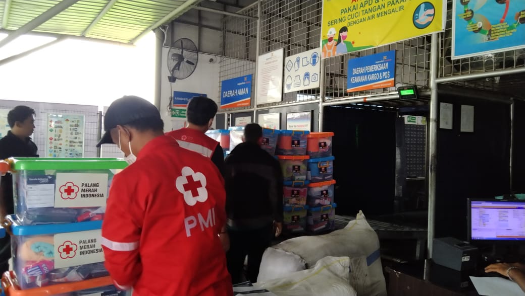 Kehadiran Palang Merah Indonesia (PMI) setelah terjadi bencana sangat dibutuhkan masyarakat, seperti terjadi di Mamuju, Sulawesi Barat. (Foto: hms pmi)