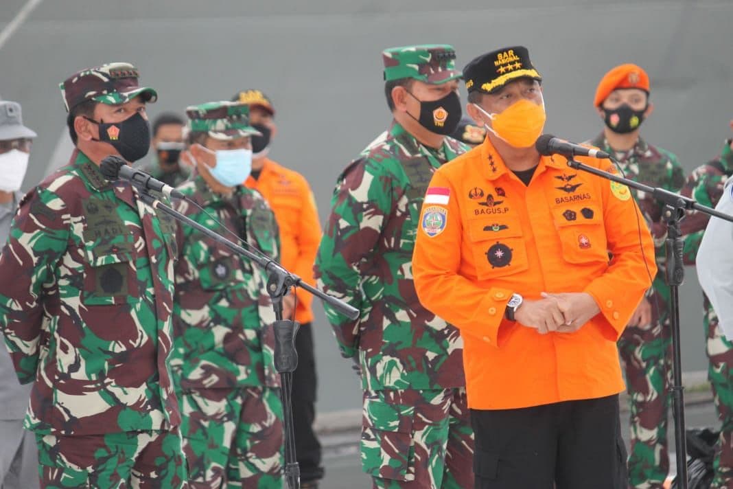 Kepala Basarnas Marsekal Madya Bagus Puruhito, pencarian korban pesawat Sriwijaya Air diperpanjang 3 hari. ( Foto: Asmanu/ngopibareng.id)