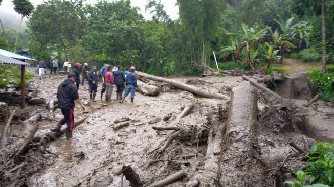 Sisa-sia banjir bandang yang menimpa wilayah Cisarua Bogor. (Foto: BPBD Bogor) 