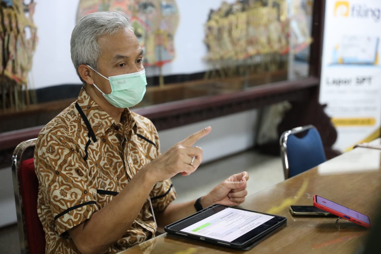 Ganjar saat memimpin rapat desain percepatan vaksinasi Jawa Tengah, di Kantor Pemprov Jateng, Rabu, 20 Januari 2021. (Foto: Dok Prov Jateng)