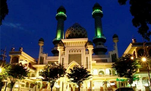 Suasana Masjid Jami Kota Malang. (Foto: Istimewa)