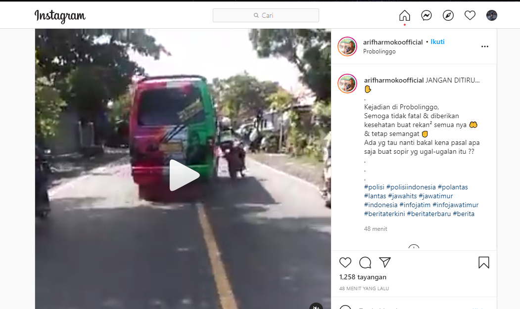 Video sopir MPU menabrak anggota polisi di Probolinggo, Jawa Timur. (Foto: Instagram)