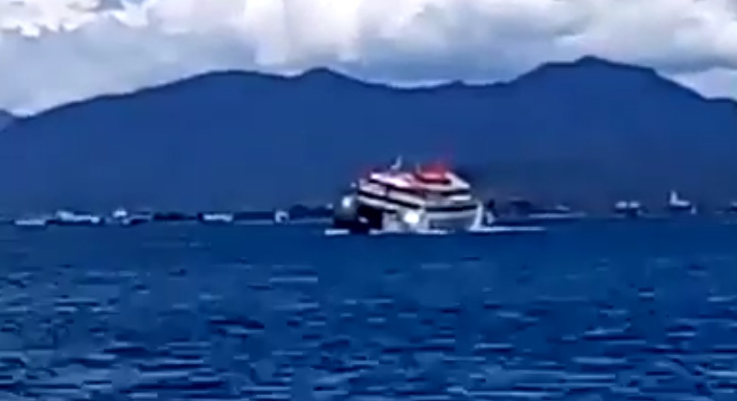 Tangkapan layar video kapal tenggelam yang beredar luas di masyarakat pada hari ini. (Foto: Tangkapan layar) 