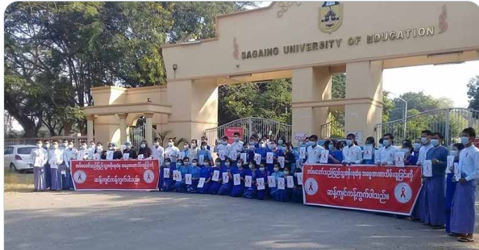 Guru bergabung dalam unjuk rasa memprotes kudeta militer di Myanmar. (Foto:tangkapan layar via Twitter)