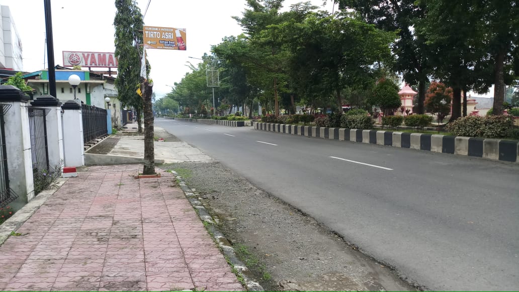 Sejumlah jalan protokol di Semarang tampak lengang karena mematuhi kebibijakan Jateng di Rumah Saja. (Foto: Dok Prov Jateng)
