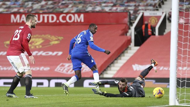 Gawang David de Gea di penghujung masa injury time, Manchester United ditahan imbang Everton. (Foto: Twitter)