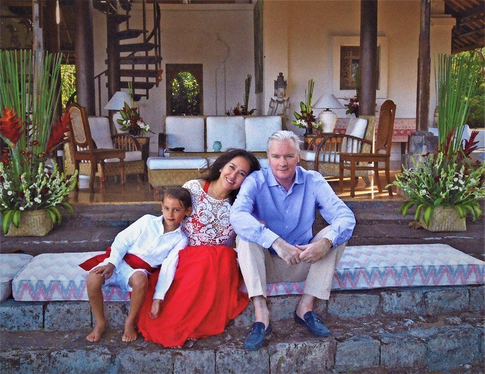 Frits Frederik Seegers semasa bersama istri dan anaknya di Bali. (Foto: Instagram)