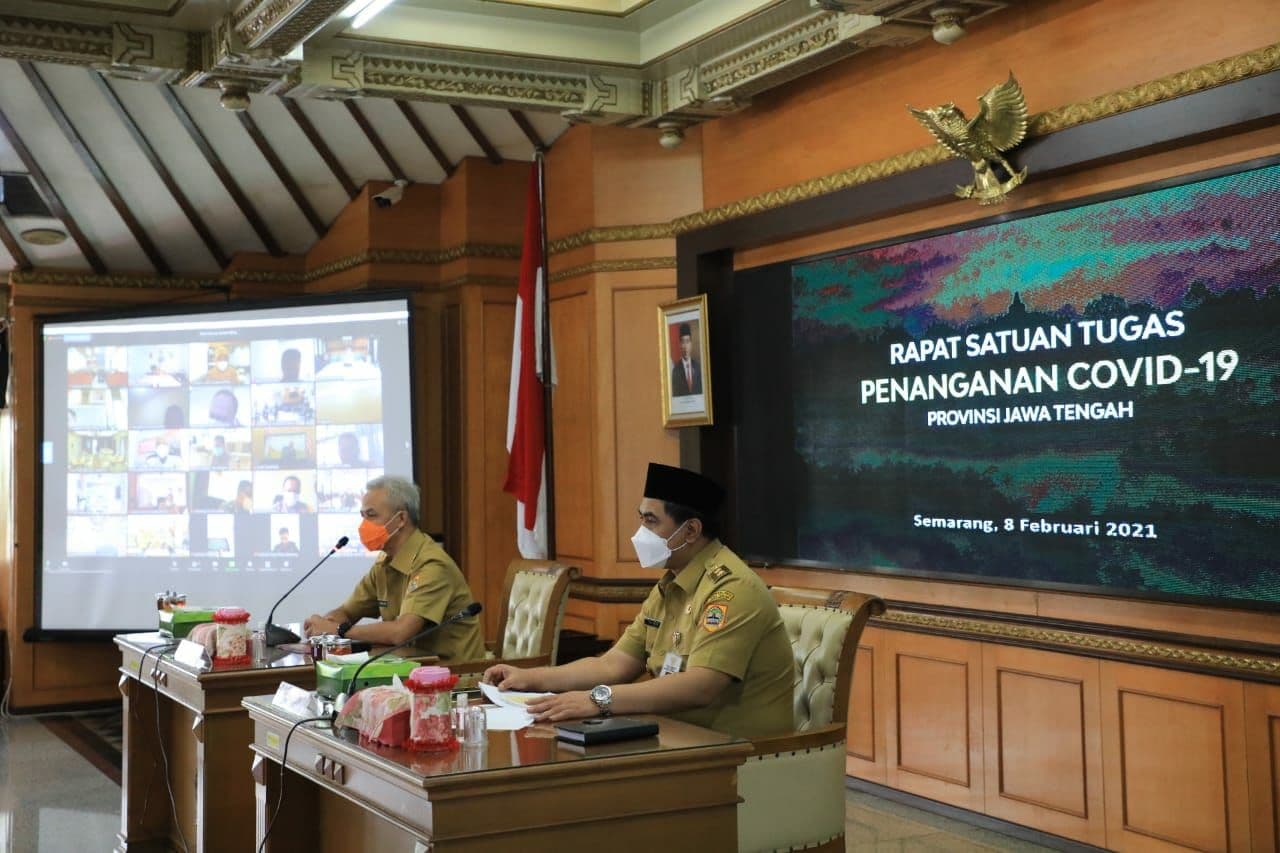 Gubernur Jawa Tengah Ganjar Pranowo menyatakan vaksinasi tahap kedua juga ditujukan untuk masyarakat seperti guru, kiai, dan tokoh agama. (Foto:istimewa)