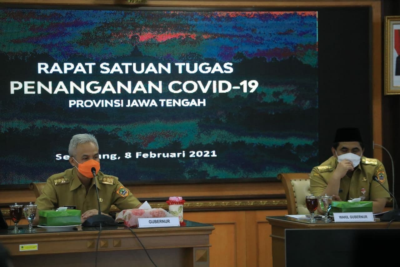 Gubernur Jawa Tengah Ganjar Pranowo menyebut jumlah nakes yang terpapar Covid-19 di Jawa Tengah turun, usai vaksinasi massal tahap pertama. (Foto:Istimewa)