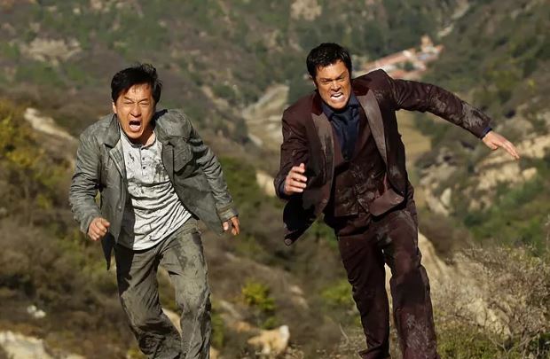 Aksi aktor Jackie Chan di film Skiptrace. (Foto: YouTube)