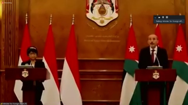 Menteri Luar Negeri RI Retno Marsudi menggelar pertemuan bersama Menteri Luar Negeri Yordania Ayman Safadi, di Ibu Kota Amman, Selasa 9 Februari 2021. (Foto: kemlu-ri)