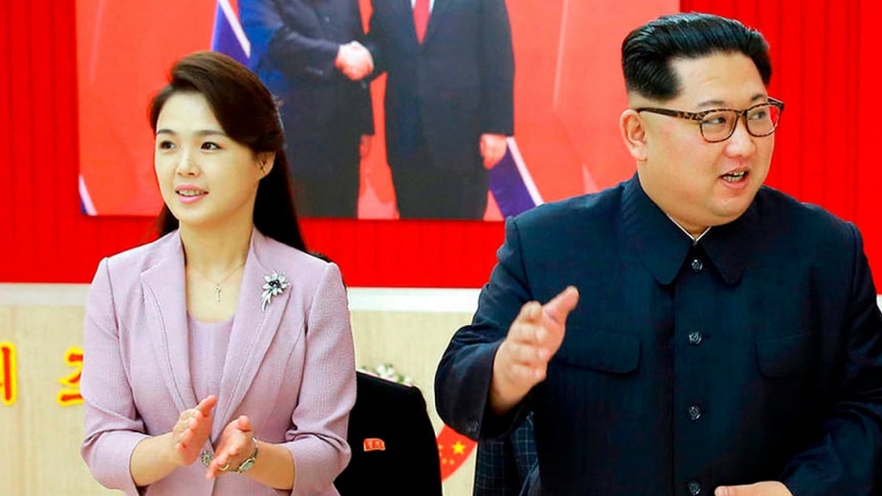 Pemimpin Korea Utama, Kim Jong Un, bersama Ri Sol Ju, istrinya. (Foto: el-paris)