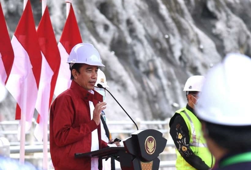 Presiden Joko widodo meresmikan bendungan Tapin  Kalimantan Selatan.( foto: Setpres)