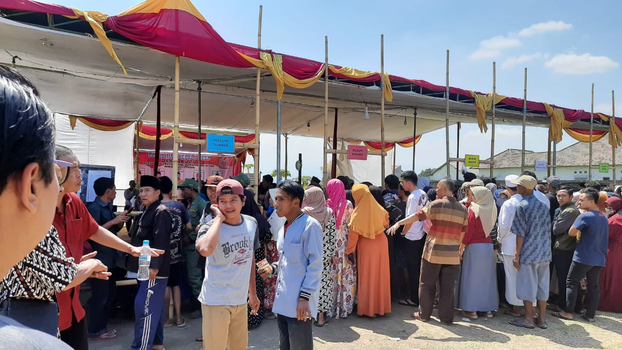 Suasana Pilkades di sebuah desa di Kabupaten Probolinggo, 2019 silam. (Foto: Dokumen)