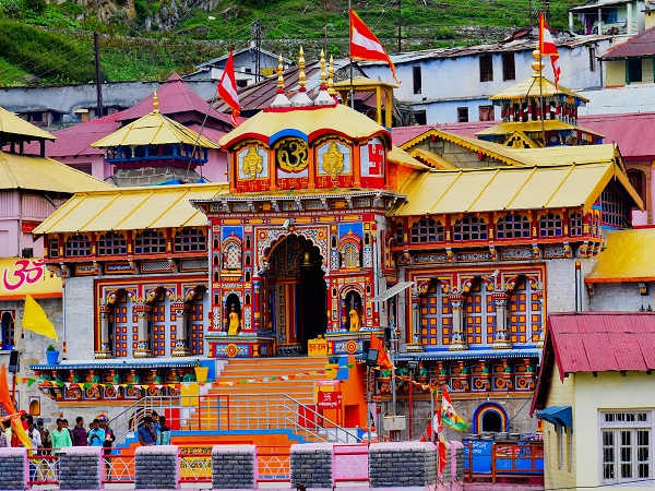 Gerbang suci kuil Shri Badrinath di Chamoli, Uttarakhand, India. (Foto: Istimewa)