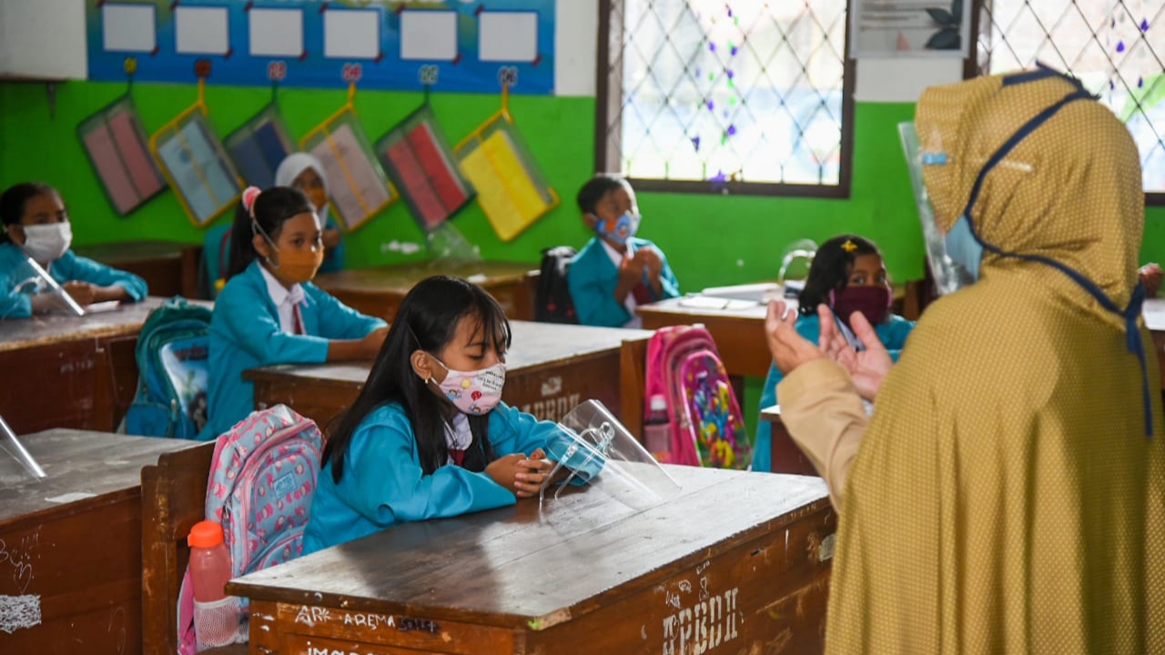Kegiatan sekolah tatap muka terbatas, yang dilakukan di salah satu sekolah di Banyuwangi, Jawa Timur. (Foto: Istimewa)