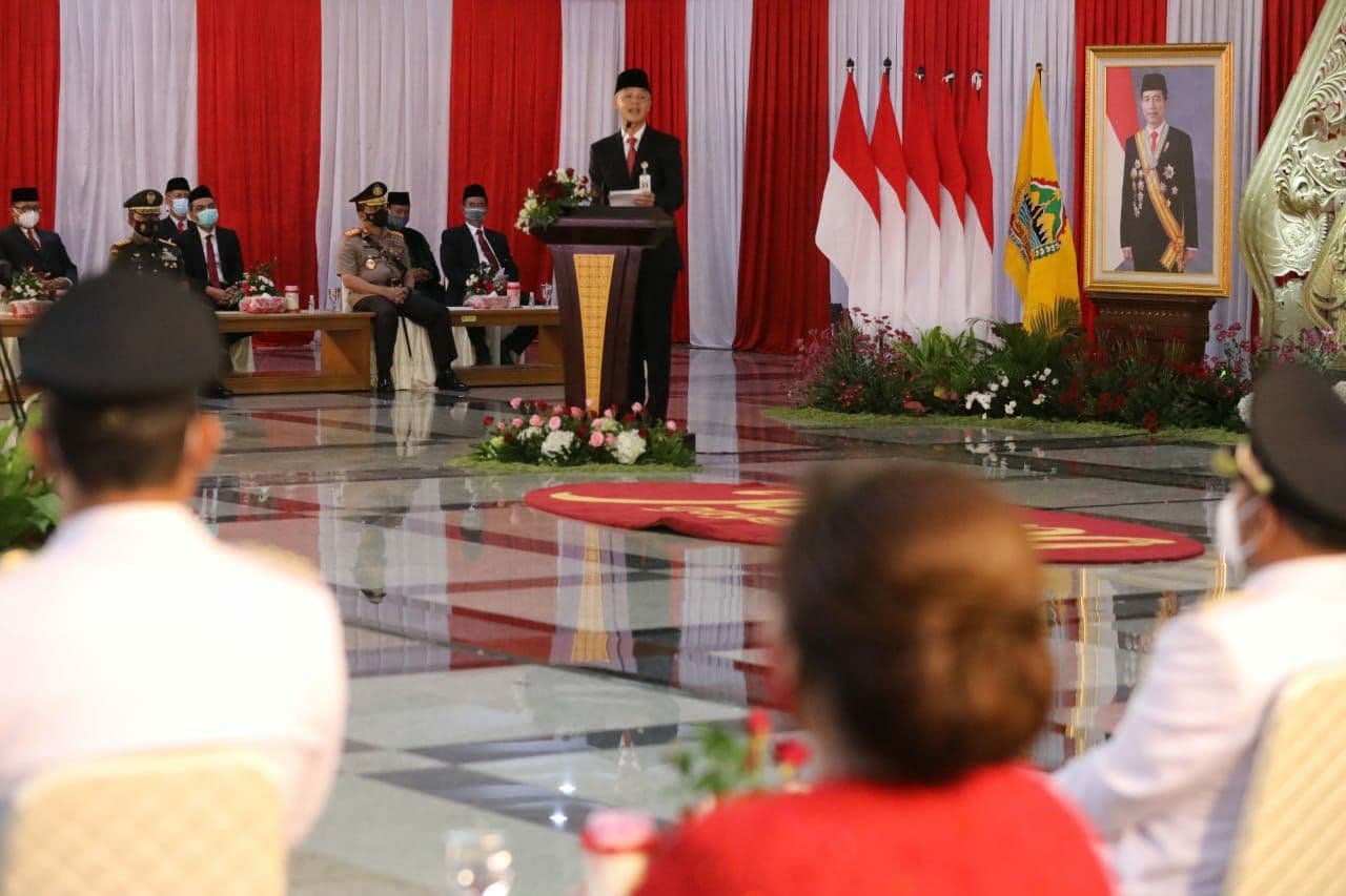 Gubernur Jawa Tengah Ganjar Pranowo melantik 21 kepala daerah di Jawa Tengah. (Foto: Istimewa)