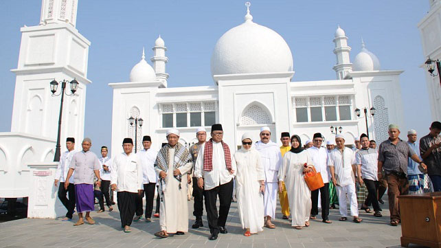 Masjid Oesman Al Khair, Kecamatan Sukadana, Kabupaten Kayong Utara, Kalimantan Barat. (Foto: ss)