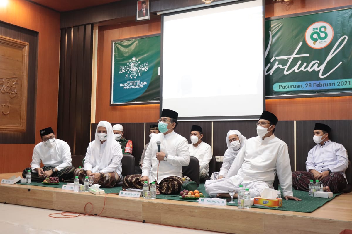 KH Yahya Cholil Staqut pada peringatan Harlah ke-98 Nahdlatul Ulama (NU) di PCNU Kota Pasuruan. (Foto: dimyati-gentong-nupas))