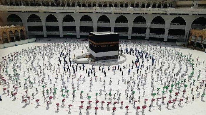 Jamaah umrah sedang melaksanakan rukun ibadah di Masjidil Haram, Makkah. (Foto: Istimewa)