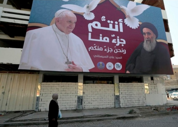 Poster kunjungan Paus Fransiskus di Irak. (Foto: Tangkapan layar via Twitter)