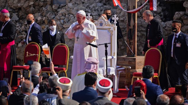 Paus Fransiskus  juga berbicara tentang perdamaian di rereuntuhan ISIS di Irak. (Foto: bbc)