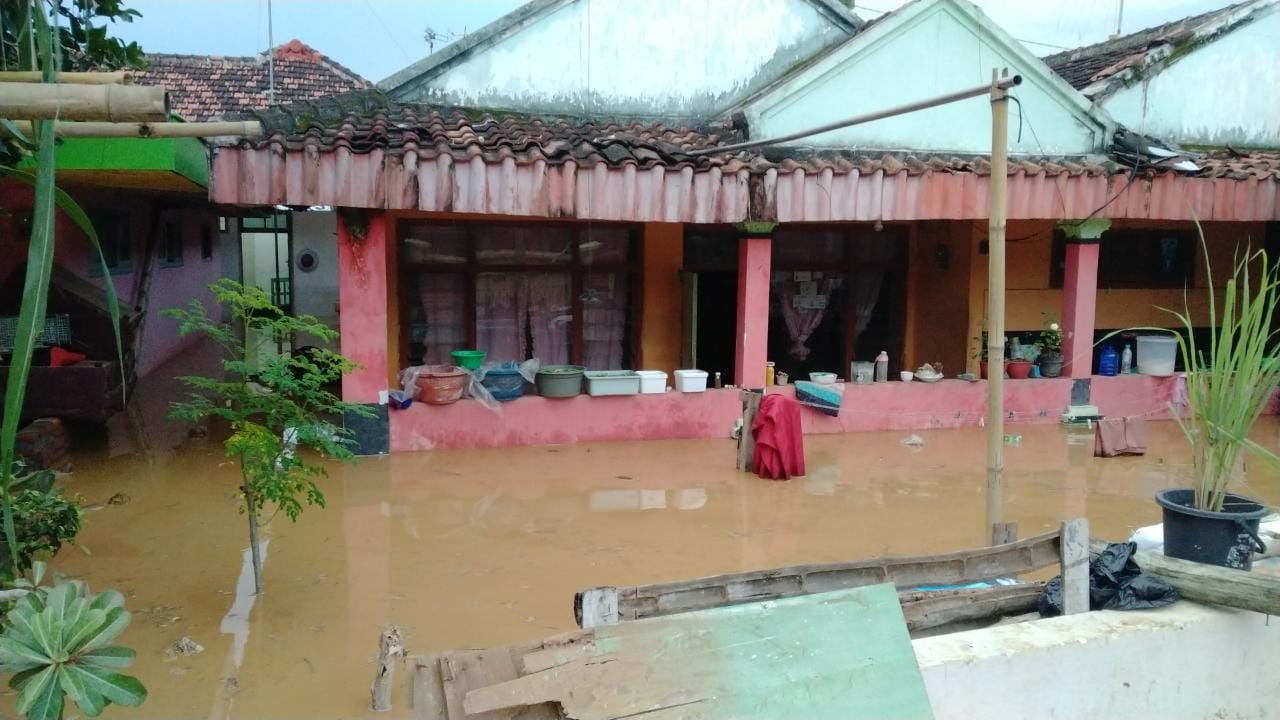Desa Dringu dan Keduangdalem, Kecamatan Dringu, Kabupaten Probolinggo kembali dilanda banjir bandang. (Foto: Ikhsan Mahmudi/Ngopibareng.id)
