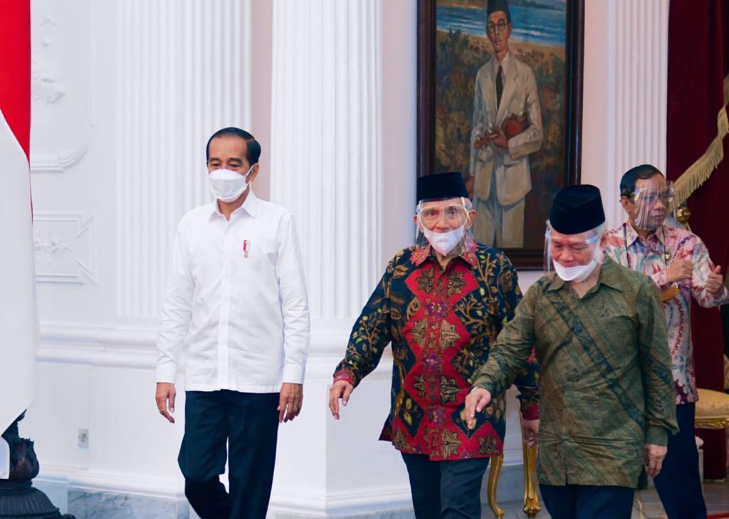 Presiden Joko Widodo menerima kedatangan Tim Pengawal Peristiwa Pembunuhan (TP3) laskar FPI. (Foto: Setpres)