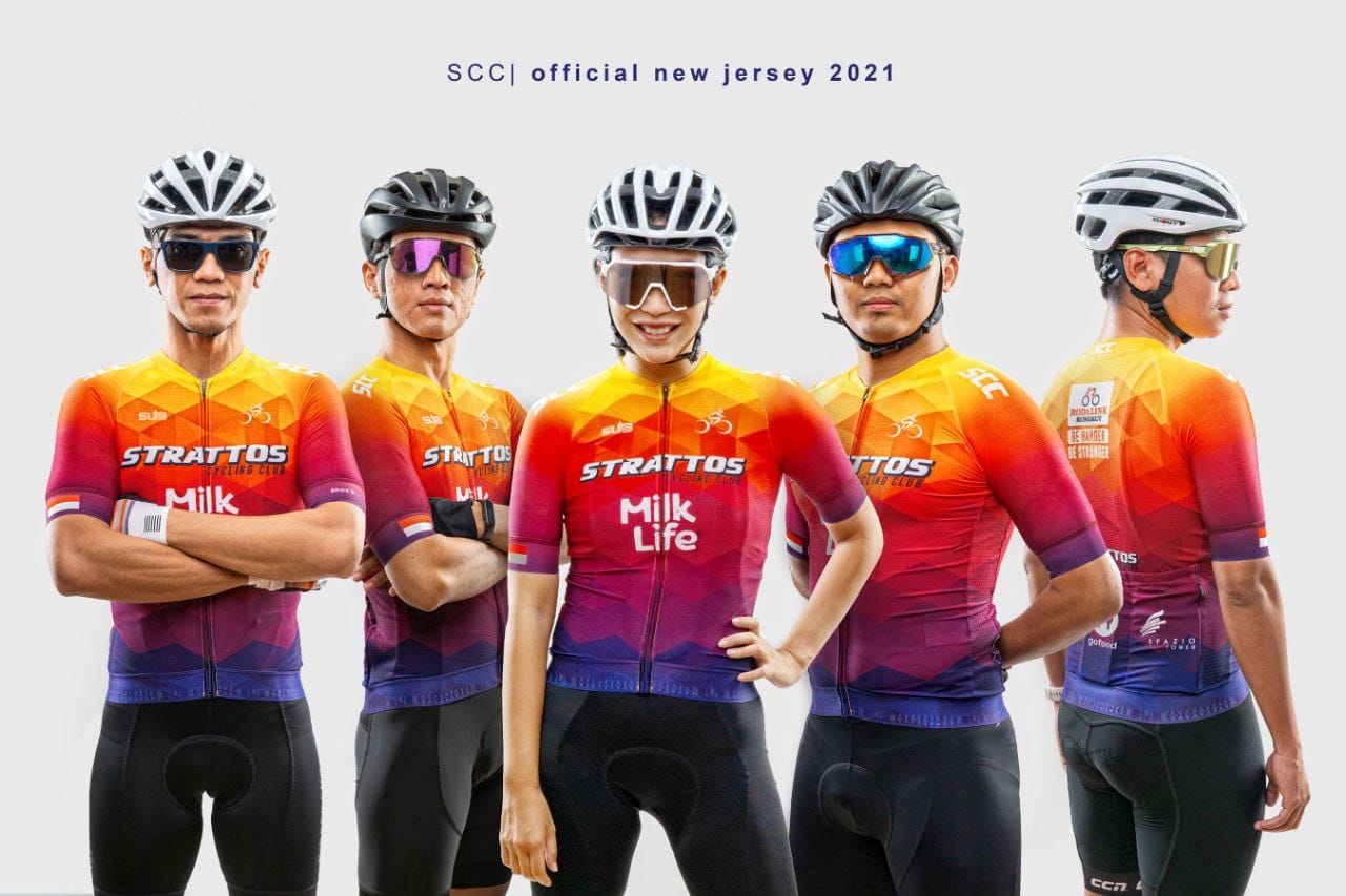 Launching jersey Strattos Cycling Club (SCC) 2021 yang mengusung semangat Be Harder Be Stronger. (Foto: Istimewa)