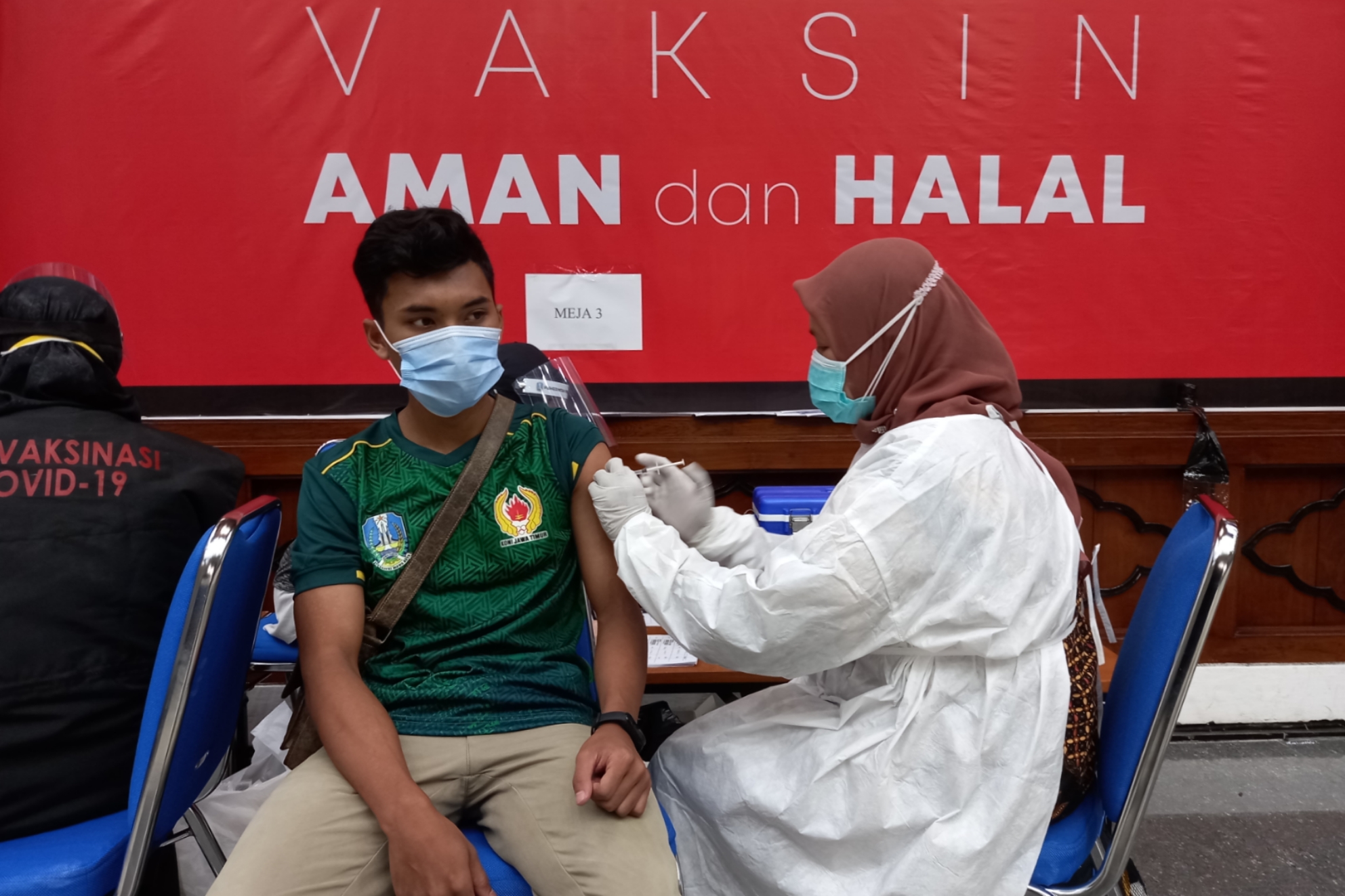 Ilustrasi vaksin terhadap atlet Puslatda Jatim di Kantor Gubernur, Surabaya, Senin 11 Maret 2021. (Foto: Fariz Yarbo/Ngopibareng.id)