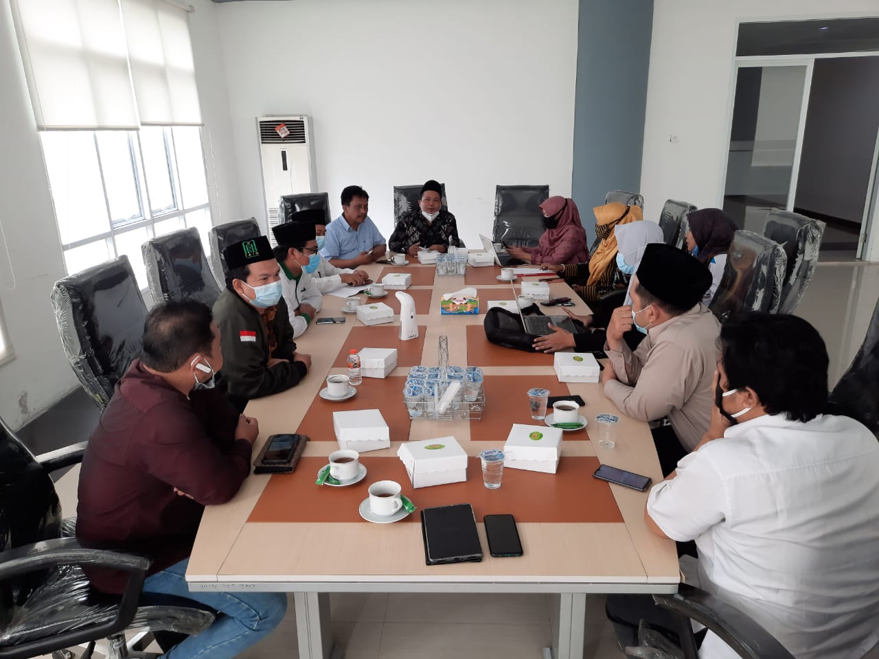 Panitia Muktamar Pemikiran Dosen PMII sedang melakukan rapat persiapan, dipimpin Prof. Dr. M. Noor Harisudin, M.Fil.I. (Foto: Istimewa)