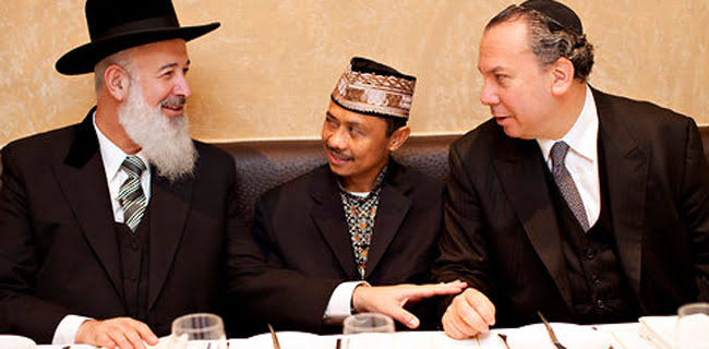 Ust Shame Ali Dan koleganya, touch Agama, di AS. (Foto:nusantara-foundation) 