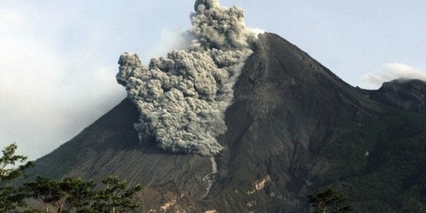 Ilustrasi erupsi Gunung Merapi. (Foto: BPPTKG)