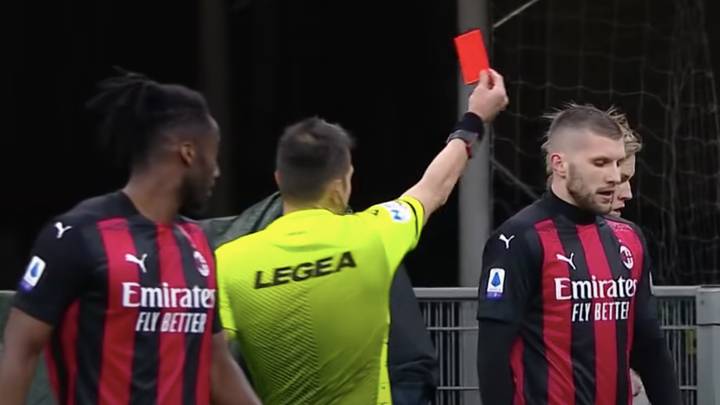 Penyerang AC Milan, Ante Rebic dijatuhi sanksi larangan tampil sebanyak dua pertandingan. (Foto: Twitter)