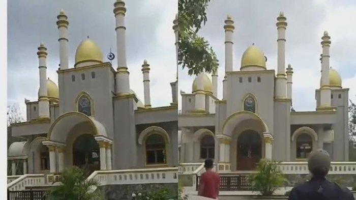 Masjid indah di Kampung Langkoa Desa Bontoloe, Kecamatan Bontolempangang Kabupaten Gowa, Sulawesi Selatan. Tempat ibadah di tengah hutan. (Foto: Istimewa)