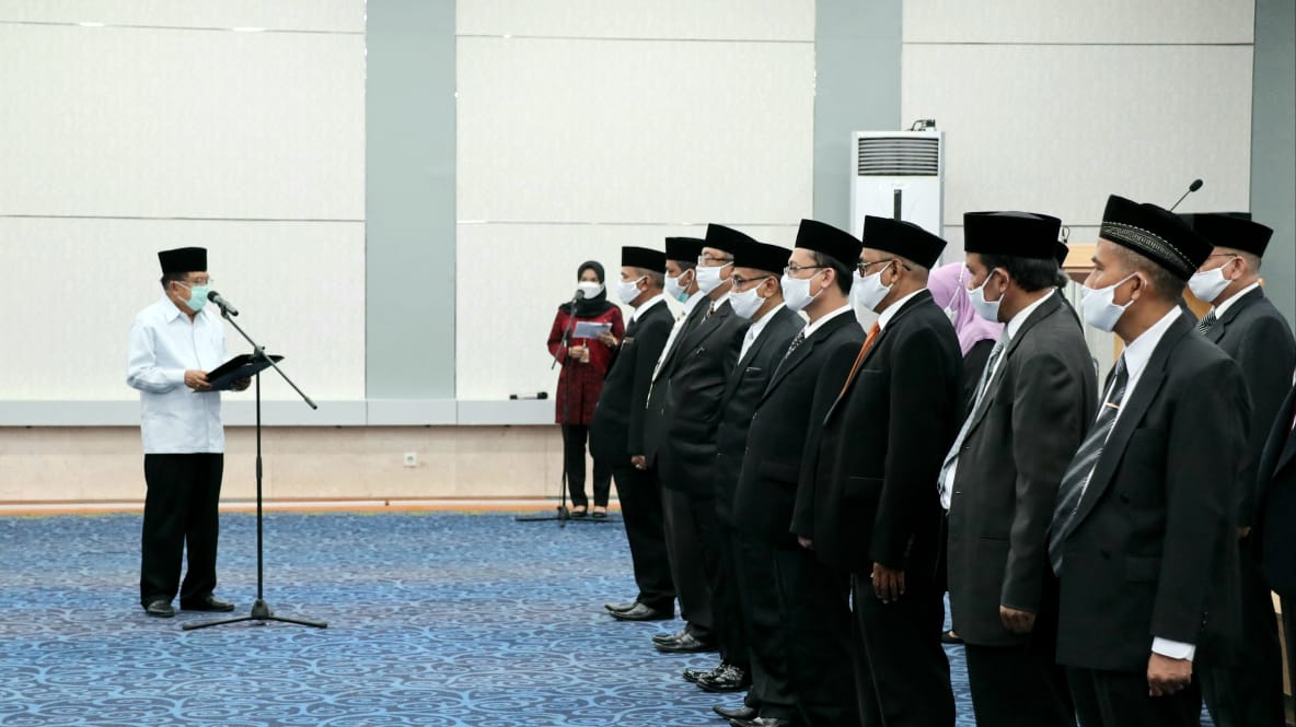 Ketua Dewan Masjid Indonesia (DMI) Jusuf Kalla, melantik Pengurus DMI Propinsi DKI Jakarta di Balaikota Jakarta, Rabu 17 Maret 2021. (Foto: Dok. DMI)