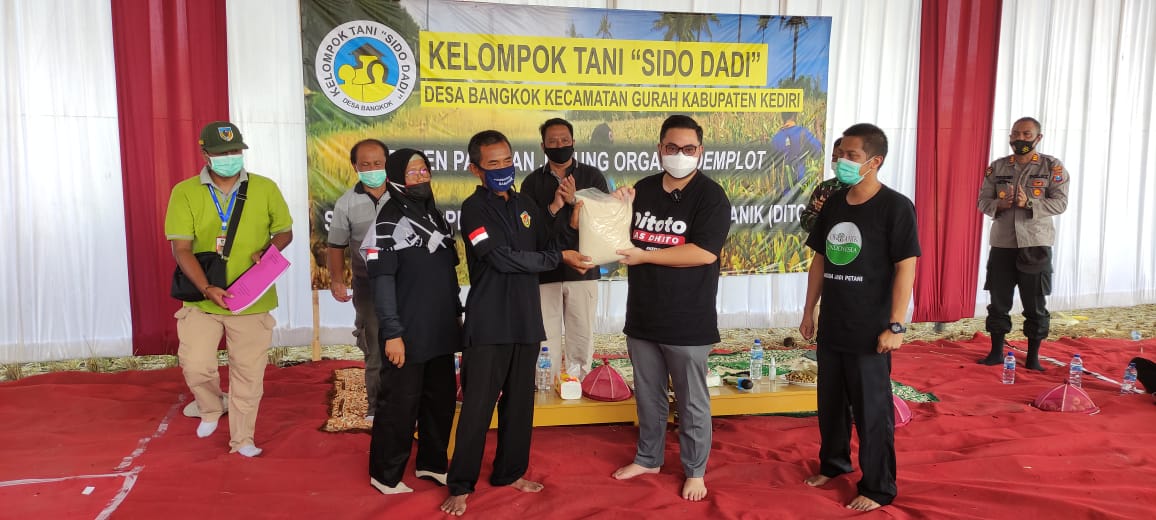 Bupati Kediri hadiri panen raya padi dan jagung di Kecamatan Gurah, Kabupaten Kediri (istimewa) 