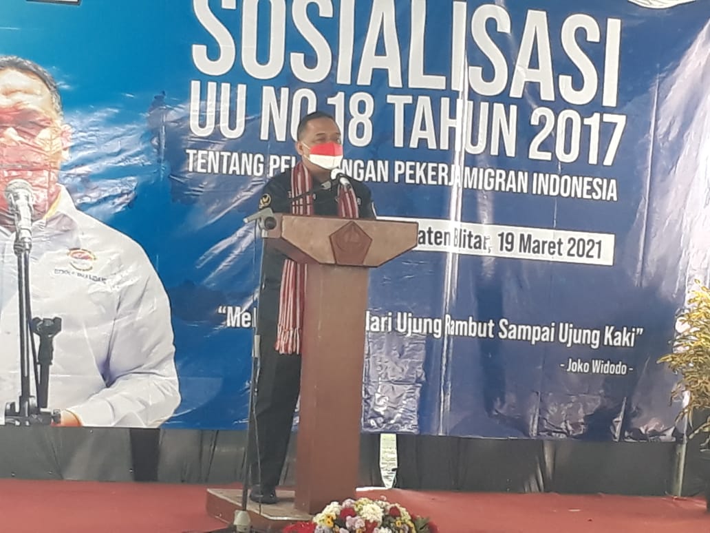 Kepala BP2MI Benny Ramdhani saat memberikan sambutan dalam sosialisasi UU No 18 Tahun 2017 tentang perlindungan pekerja migran. (Foto: Choirul Anam/Ngopibareng.id)