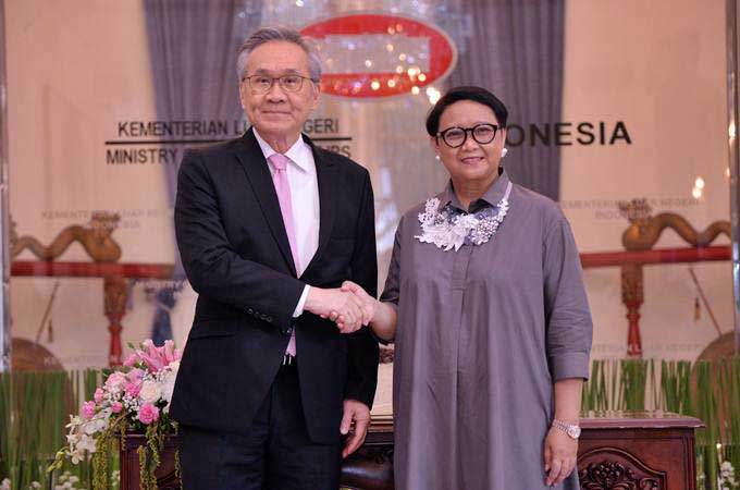 Menteri Luar Negeri Don Pramudwinai bersama Menlu RI Retno L Marsudi. (Foto: kemlu-ri)