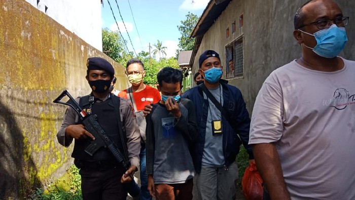 Seorang pemuda inisial F, 18 tahun, di Kabupaten Takalar, Sualwesi Selatan (Sulsel), ditangkap sebagai pelaku penyebar hoaks suap jaksa di sidang Rizieq Syihab. (Foto: Istimewa)