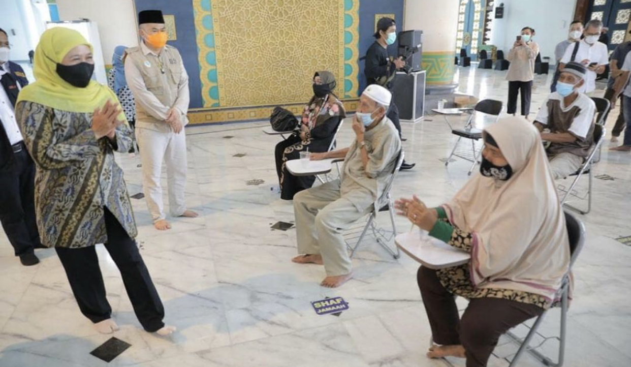 Khofifa Indar Parawansa saat tinjau vaksinasi di Masjid Al Akbar (Foto: Istimewa)