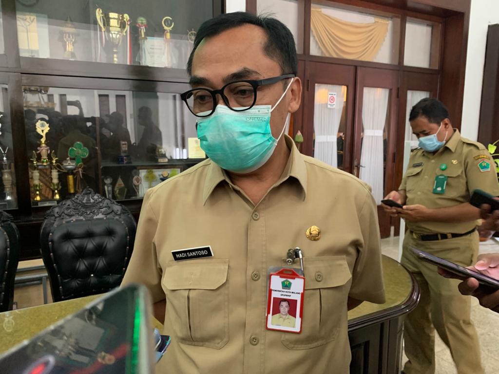 Pj Sekretaris Daerah (Sekda) Kota Malang, Hadi Santoso saat ditemui di Balaikota Malang (Foto: Lalu Theo/Ngopibareng.id)