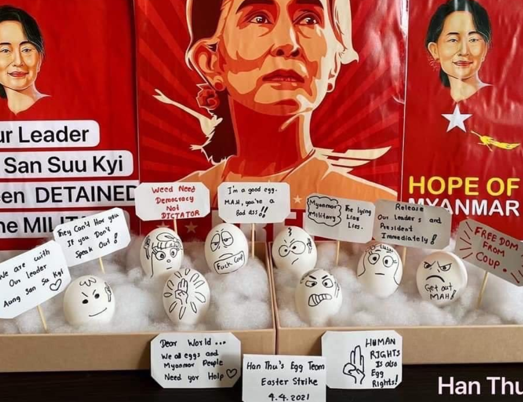 Telur Paskah di Myanmar bertulis kalimat protes terhadap junta militer. (Foto: Tangkapan layar via Twitter The Irrawady News)