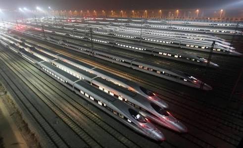 KERETA: Kereta cepat di China menjadi salah satu andalan warga China mudik liburan Chengbeng. 
