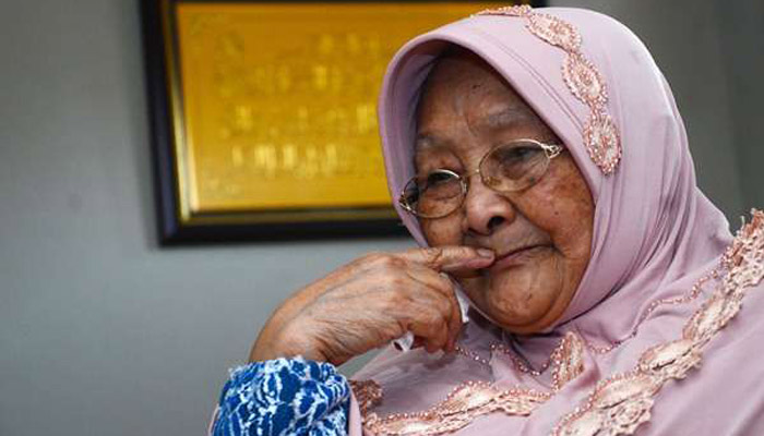 Siti Rokayah (83), Ibu yang digugat anak kandungnya sendiri