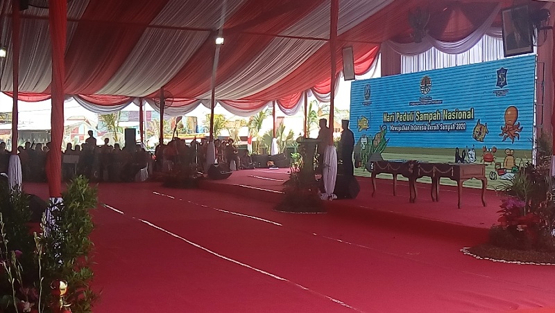 Wakil Presiden Republik Indonesia, Jusuf Kalla saat menyampaikan sambutan dalam Hari Peduli Sampah Nasional 2017 di Surabaya. (Foto: Hari/Okezone)
