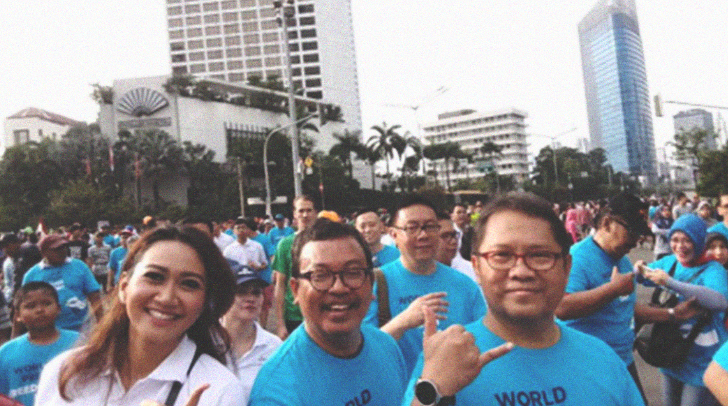 MOMENT: Menteri Kominfo Rudiantara Promosikan WPFD 2017 di Jakarta dengan Jalan Santai. (Foto Istimewa)